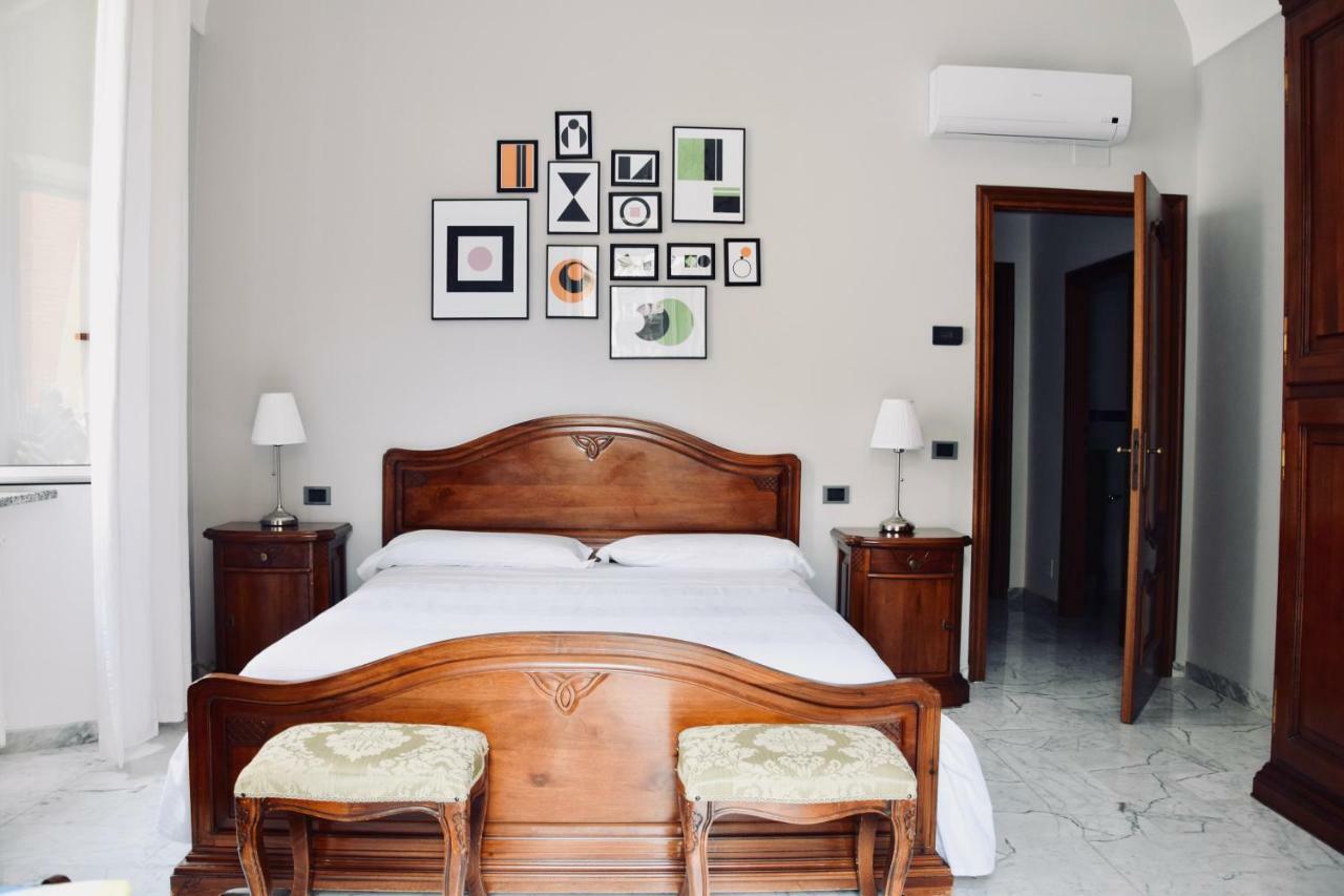 Casa Cristina Bed & Breakfast กาซาเล มอนแฟร์ราโต ภายนอก รูปภาพ