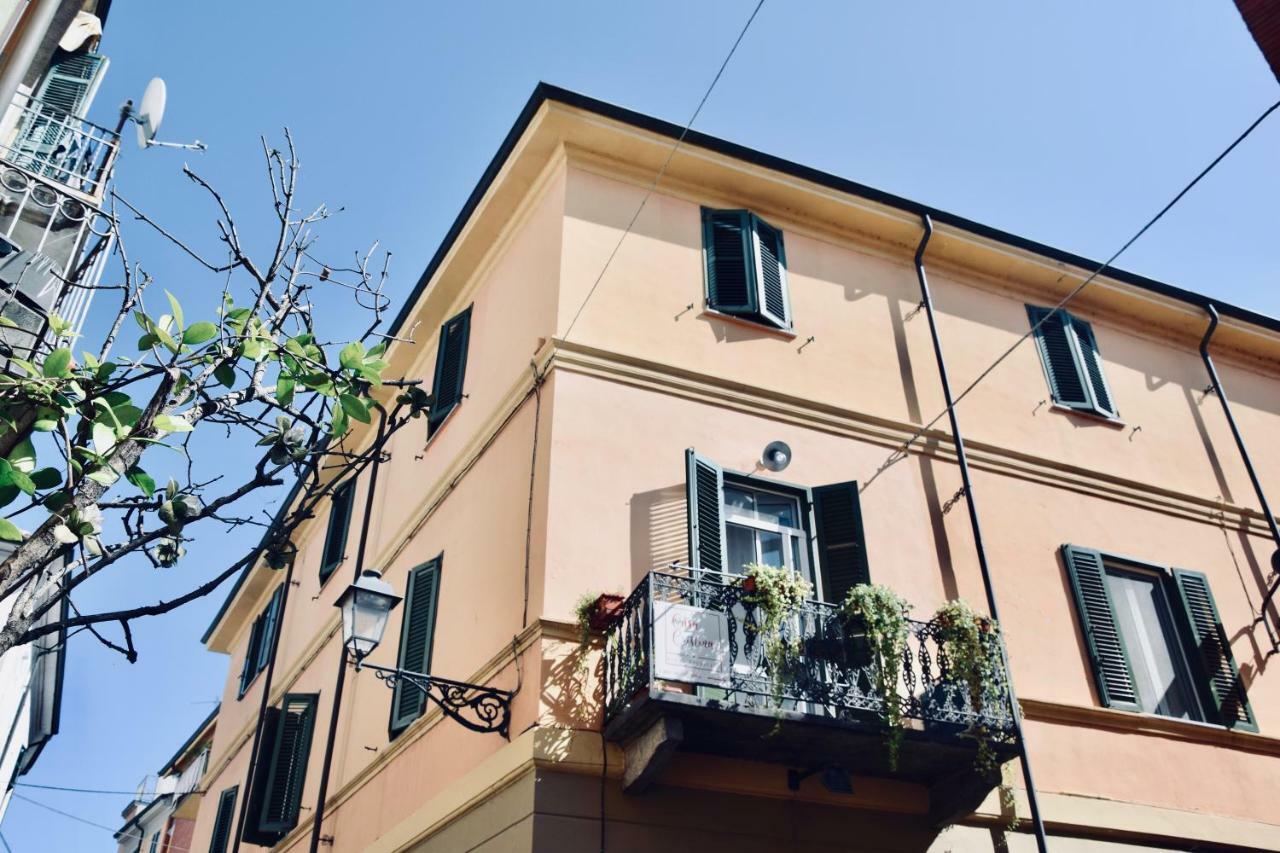 Casa Cristina Bed & Breakfast กาซาเล มอนแฟร์ราโต ภายนอก รูปภาพ